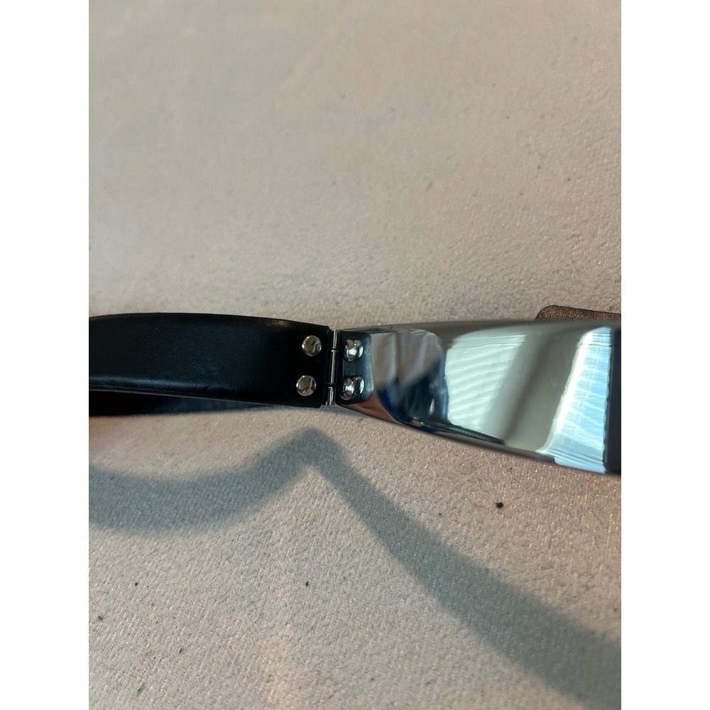 DKNY Womens Black Leather Metal Plate Statement Belt Silver Hardware Y2K Size 10 - Picture 4 of 13